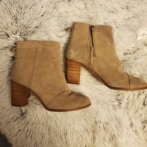 Tom’s Suede Ankle Lunata Chunky Heels Zip Booties
